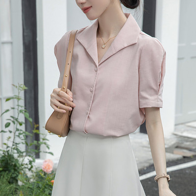 Balts vintage sieviešu krekls ar īsām piedurknēm, 2024. gada vasara, jauna, vienkārša modes blūzes ar vienrindu V veida kakla izgriezumu