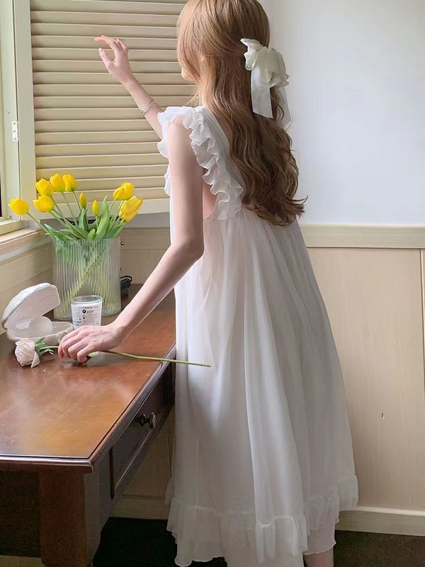 Sieviešu naktskrekli, balti princese, maigi bez piedurknēm vasaras volāni, estētiski izstrādāti eleganti guļamveļas gludi, eleganti, mīksti