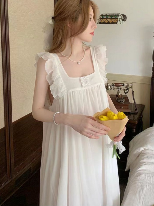 Sieviešu naktskrekli, balti princese, maigi bez piedurknēm vasaras volāni, estētiski izstrādāti eleganti guļamveļas gludi, eleganti, mīksti