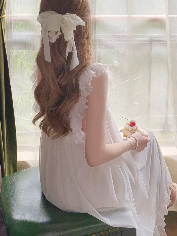 Sieviešu naktskrekli, balti princese, maigi bez piedurknēm vasaras volāni, estētiski izstrādāti eleganti guļamveļas gludi, eleganti, mīksti