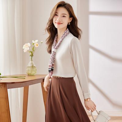 NAVIU fehér szalagos nyakkendős női ing V nyakú Professzionális formális szatén blúzok Irodai női munkafedők Szürke új divat