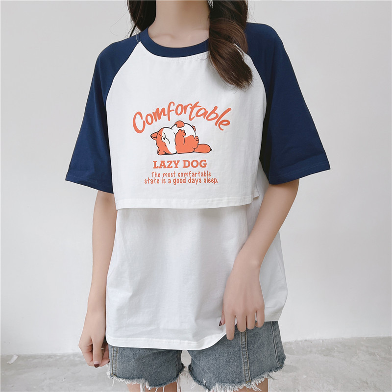 Tumši zilā un baltā kontrastkrāsu barošanas T-krekls ar īsām piedurknēm Māte valkā barošanas apģērbu Grūtniecības sievietes, 2217. gada vasara