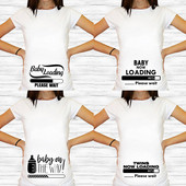 Grūtniecība Stretch T krekls Twins Now ielādē, lūdzu, uzgaidiet Smieklīga dāvana mazulim Dāvana grūtniecēm Vasaras krekli ar īsām piedurknēm