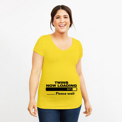 Grūtniecība Stretch T krekls Twins Now ielādē, lūdzu, uzgaidiet Smieklīga dāvana mazulim Dāvana grūtniecēm Vasaras krekli ar īsām piedurknēm