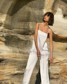 Chic satenska pidžama s perjem Odjeća za spavanje Ženski kompleti s hlačama Crna naramenica Kućno odijelo Bijelo odijelo s hlačama 2022.