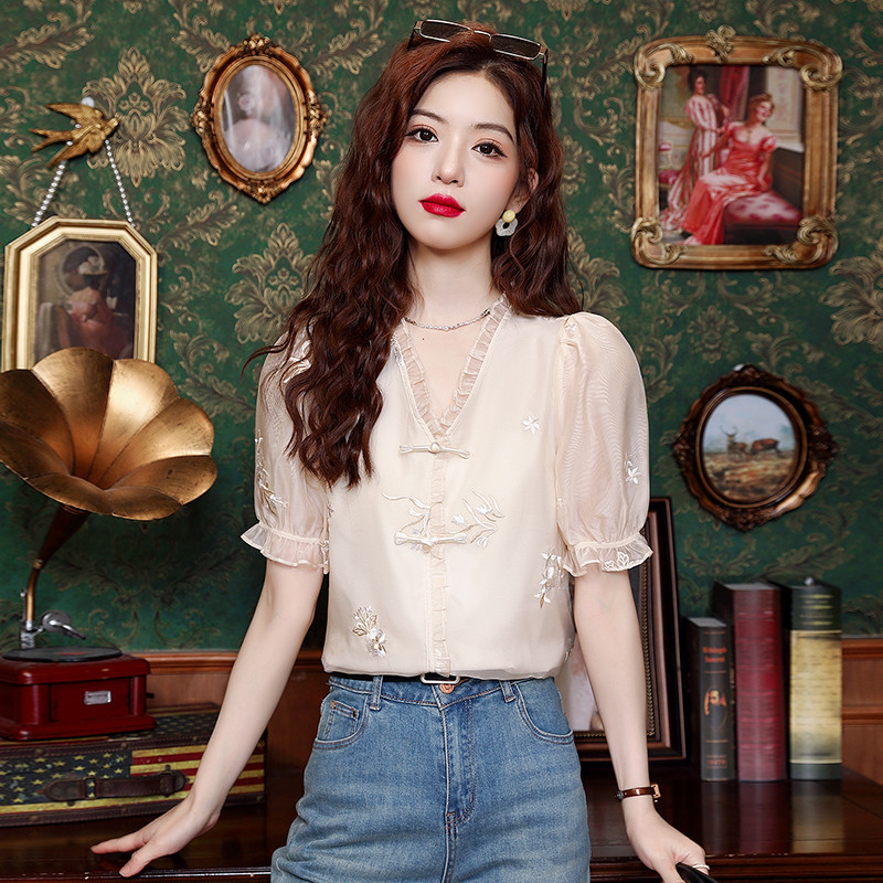 Sieviešu vasaras sieviešu šifona topi ar īsām piedurknēm ar V-veida kakla izgriezumu, ķīniešu stila vienkrāsaini izšūti, mežģīņu topi B352