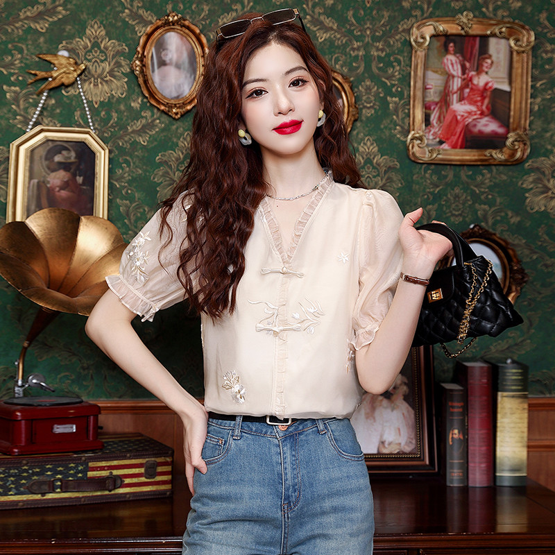 Sieviešu vasaras sieviešu šifona topi ar īsām piedurknēm ar V-veida kakla izgriezumu, ķīniešu stila vienkrāsaini izšūti, mežģīņu topi B352