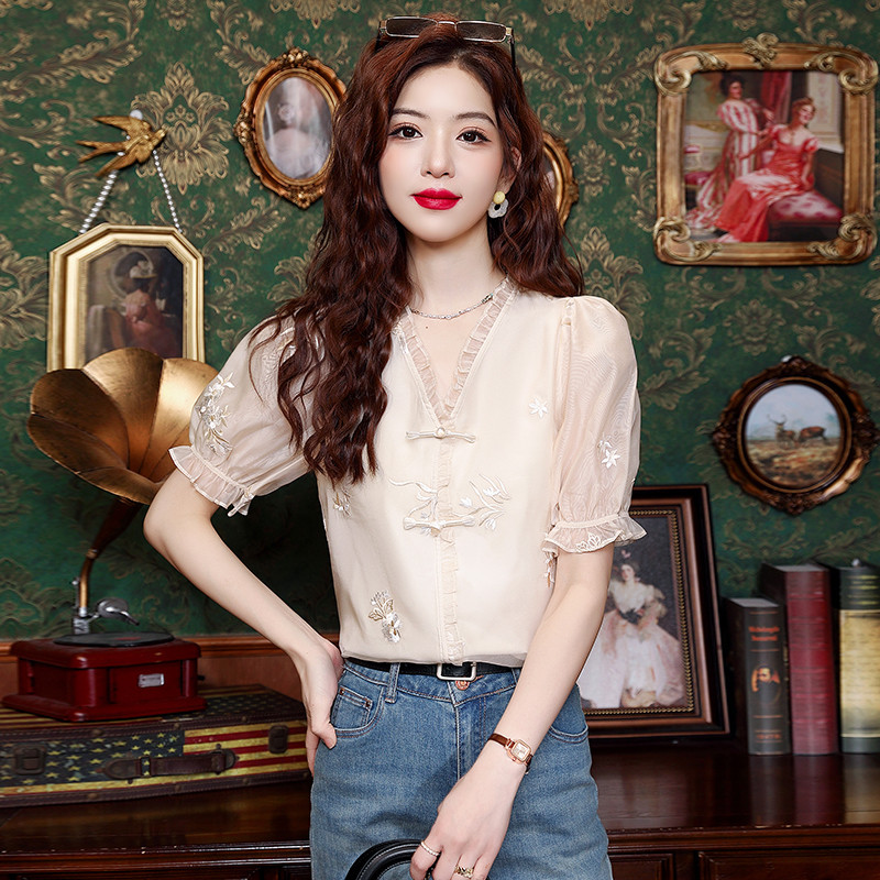 Sieviešu vasaras sieviešu šifona topi ar īsām piedurknēm ar V-veida kakla izgriezumu, ķīniešu stila vienkrāsaini izšūti, mežģīņu topi B352