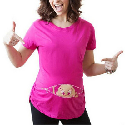 Jauna grūtniece, baro bērnu ar krūti, drēbes grūtniecēm, mazulis, skatoties, T krekls, grūtniecība, gaidīšanas māmiņa, tops mammai krekls