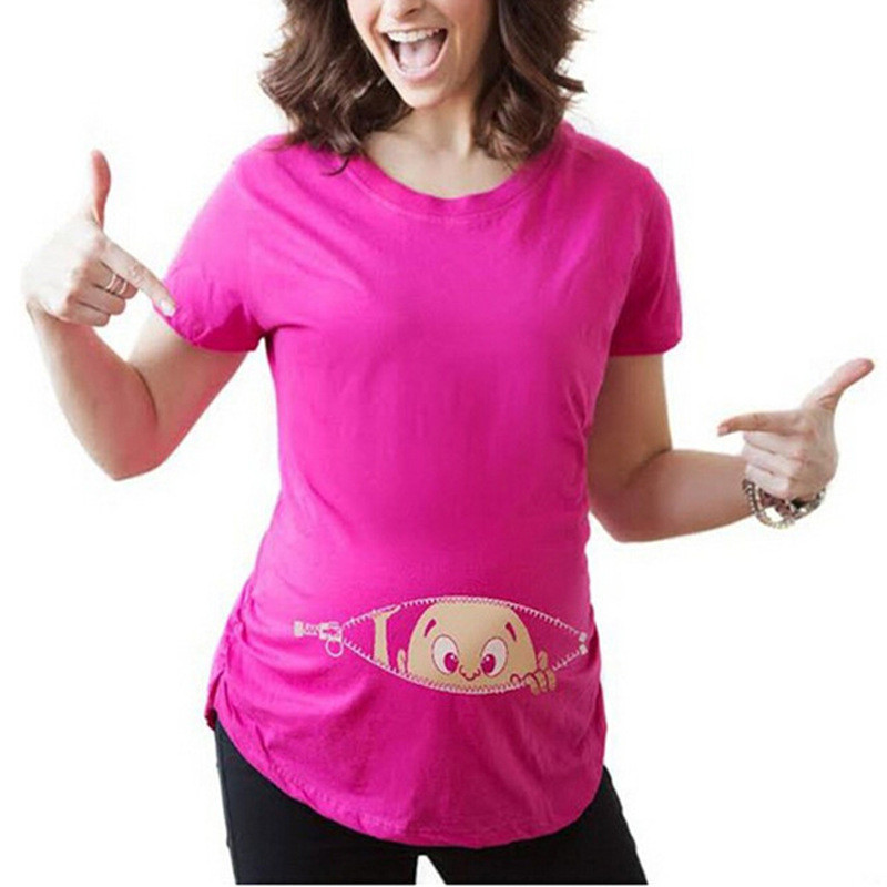 Jauna grūtniece, baro bērnu ar krūti, drēbes grūtniecēm, mazulis, skatoties, T krekls, grūtniecība, gaidīšanas māmiņa, tops mammai krekls