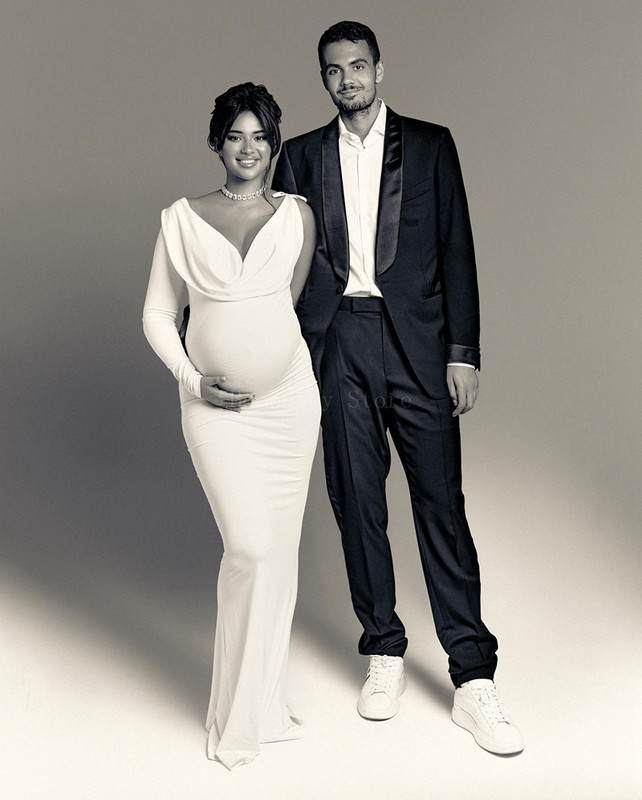 Grūtnieču modes seksīga V veida kakla izgriezuma ķermeņa kleita ar puspiedurknēm — ar vienu plecu, vienkrāsains, stilīgs dizains