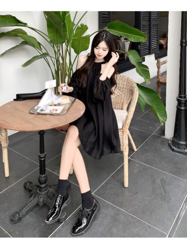 2022. g. sieviešu apģērbs, grūtnieču kleitas, stingras volāni no pleciem, grūtnieču kleita, fotografēšana, vasaras apģērbs, vestidos