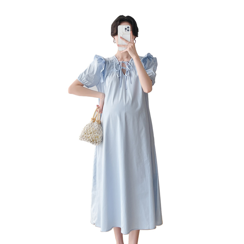 Suvine lühikeste varrukatega rasedakleit Sinine volangidega lapiline V-kaelusega rasedale lühike kleit Magusad V-kaelusega raseduskleidid