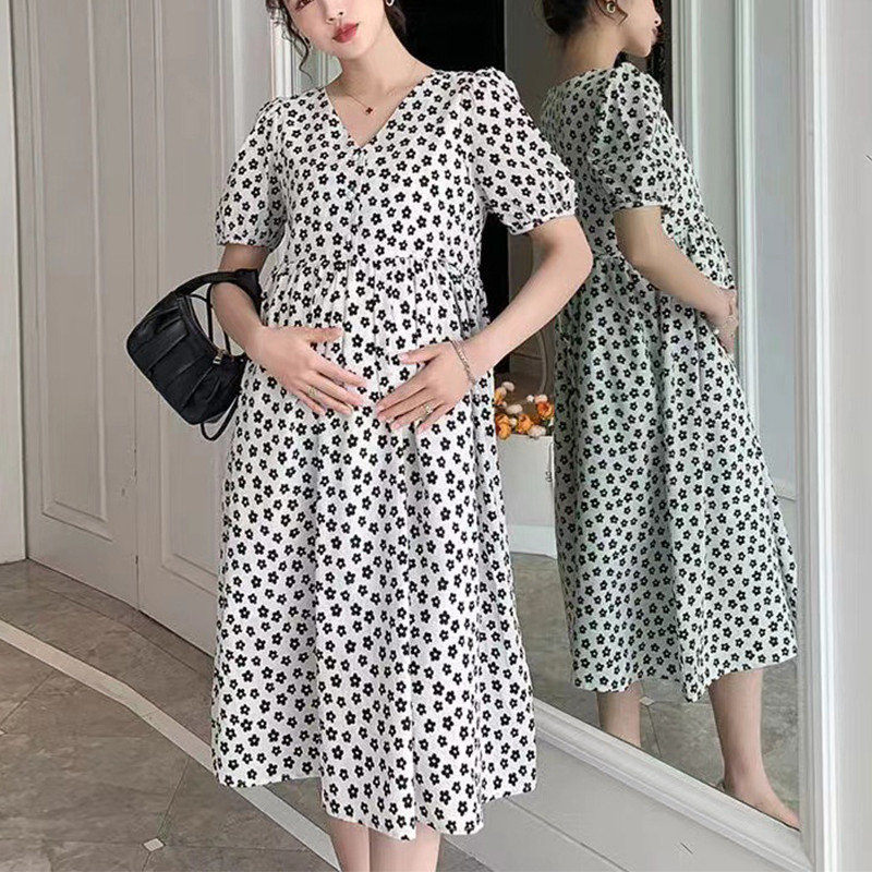 Vasaras grūtniecēm brīva, ērta kleita, volāni V veida kakla apkakle, raibs raibs, grūtniecei ziedu kleita, svētku apģērbs