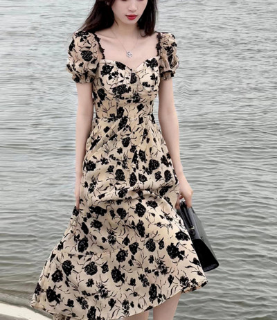 Liela izmēra grūtniecei ziedu kleita, izstiepta ar augstu jostasvietu Modes apdruka Grūtnieču pludmales kleita, brīva grūtniecības apģērbi brīvdienām