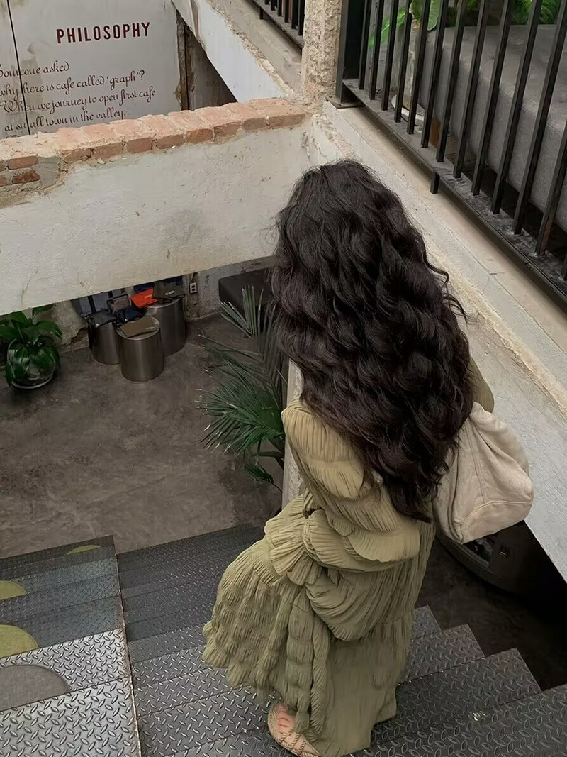 Korea stiilis 2024. aasta kevadine lahtine elegantne raseda kleit, pikkade varrukatega volangidega raseda merineitsi kleit, magusad plisseeritud kleidid