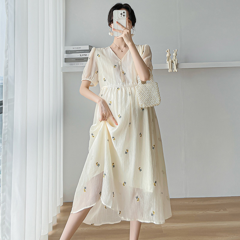 Grūtniecēm vasaras modes salda kleita ar izšūtu V veida izgriezumu ar pūšām piedurknēm ar V veida kakla izgriezumu ziedu kroku kleita Grūtnieču svētku kleitas