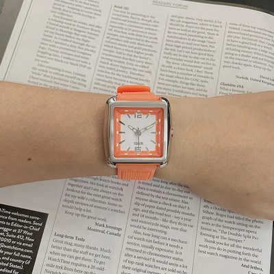 GOLDEN Personality Klasszikus retro mutatós férfi kvarcóra Egyszerű diákúszás, vízálló 100 méteres búvárkodás elektronikus karóra ZD