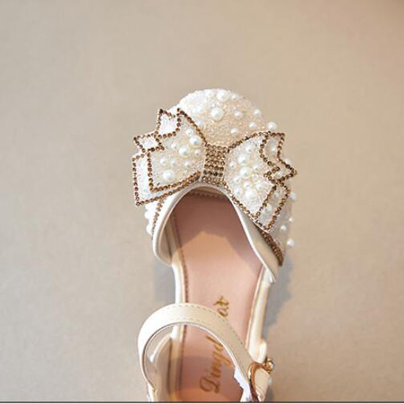 Jaunas meiteņu sandales Cute Bow Pērļu sequins Kid Princess Kurpes plakaniem papēžiem bērniem Dejošanas izmērs 21-36