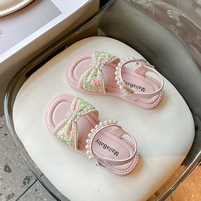 Tüdrukute sandaalid rahvuslikus stiilis Uued Hiina mugavad pehme tallaga kingad 2024 Uued vabad varbad, pärlitest tüdruku printsessi stiil