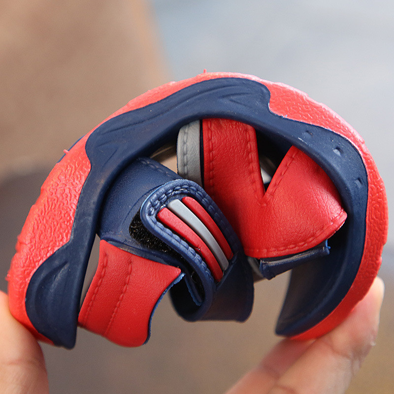 2019. aasta uued suvised lastesandaalid poistele Lamedad rannajalatsid Lastele Sport vabaaja õpilaste nahast sandaalid Pehmed, libisemiskindlad mood Wild