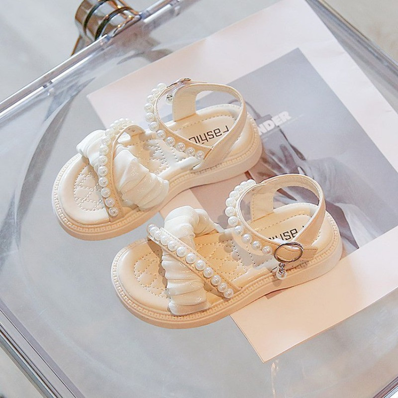 26-36 Printsessikingad tüdrukutele Kleitkingade jaoks mõeldud 2023. aasta moepärlitega lastesandaalid, lameda rannaga laste elegantsed peosandaalid
