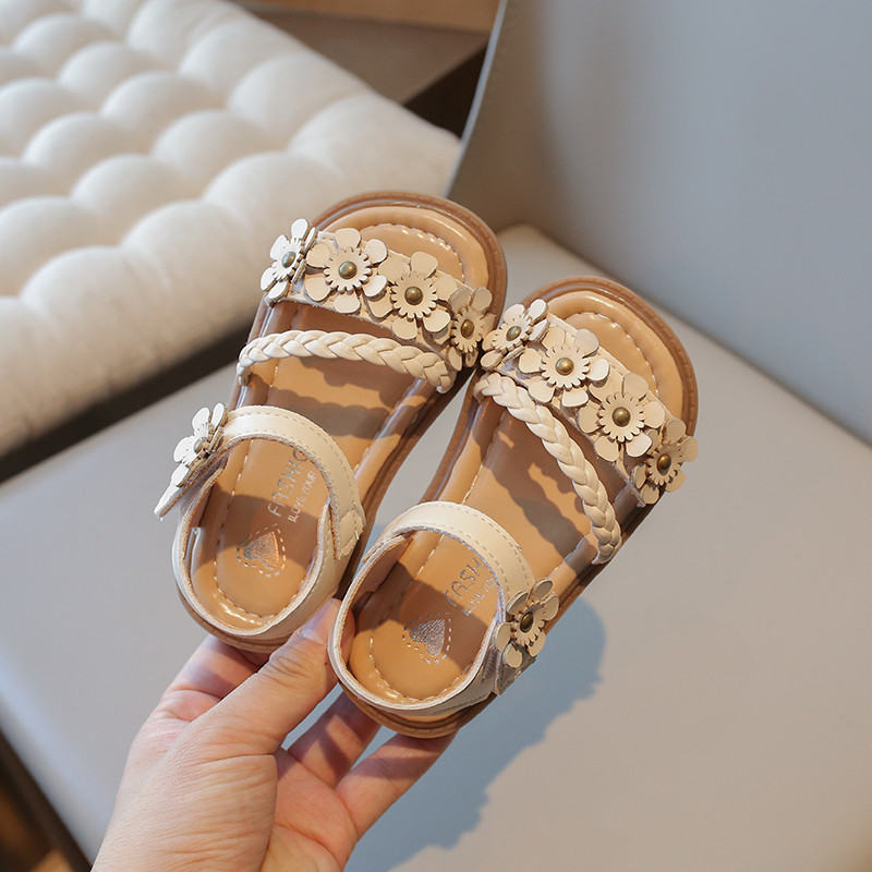 Nyári kislány papucsok, puha talpú, kényelmes, csúszásgátló kisgyermekek hercegnős csúsztatható szandálok virágokkal strandcipővel