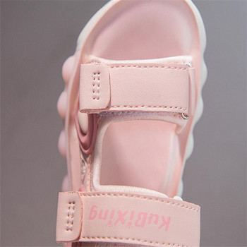 Нов стил анимационни сандали на принцеса за сандали за момичета през лятото на 2024 г. Мека подметка за момичета, противоплъзгащи се и леки плажни обувки
