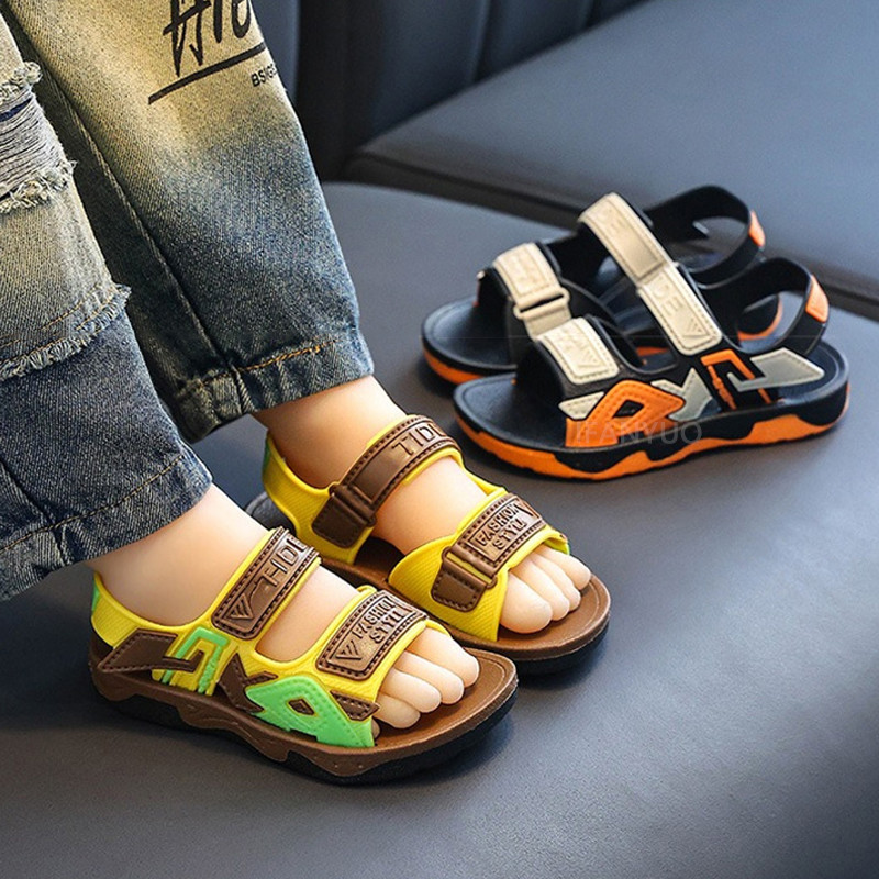 Gyermekek 2024 új PVC szandálok nyári lányoknak gyerekeknek csúszásgátlós fürdőszobáknak beltéri szabadtéri strandszandál divat egyszerű fiús babasandálok