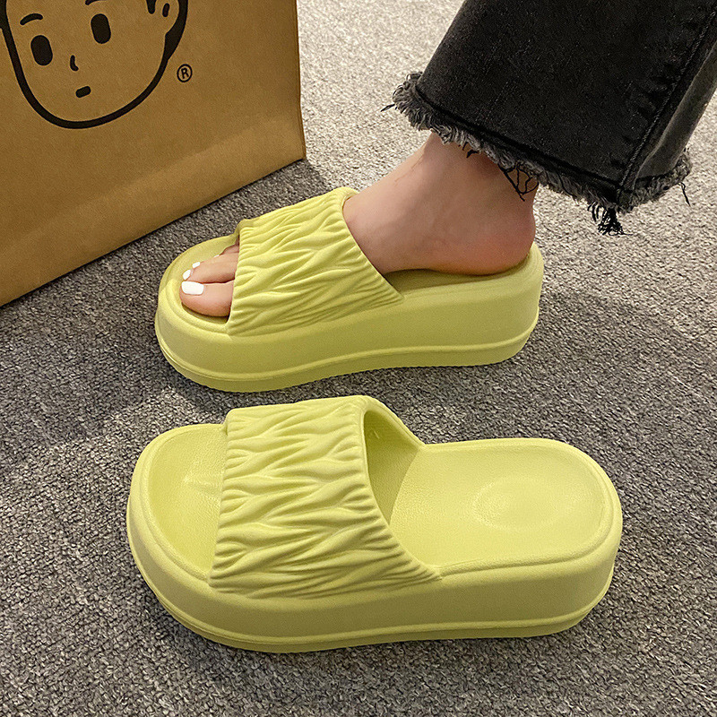 2023 nyári új, vastag talpú női papucs hétköznapi felsőruházathoz, puha talppal, csúszásgátló magassarkú női papucs