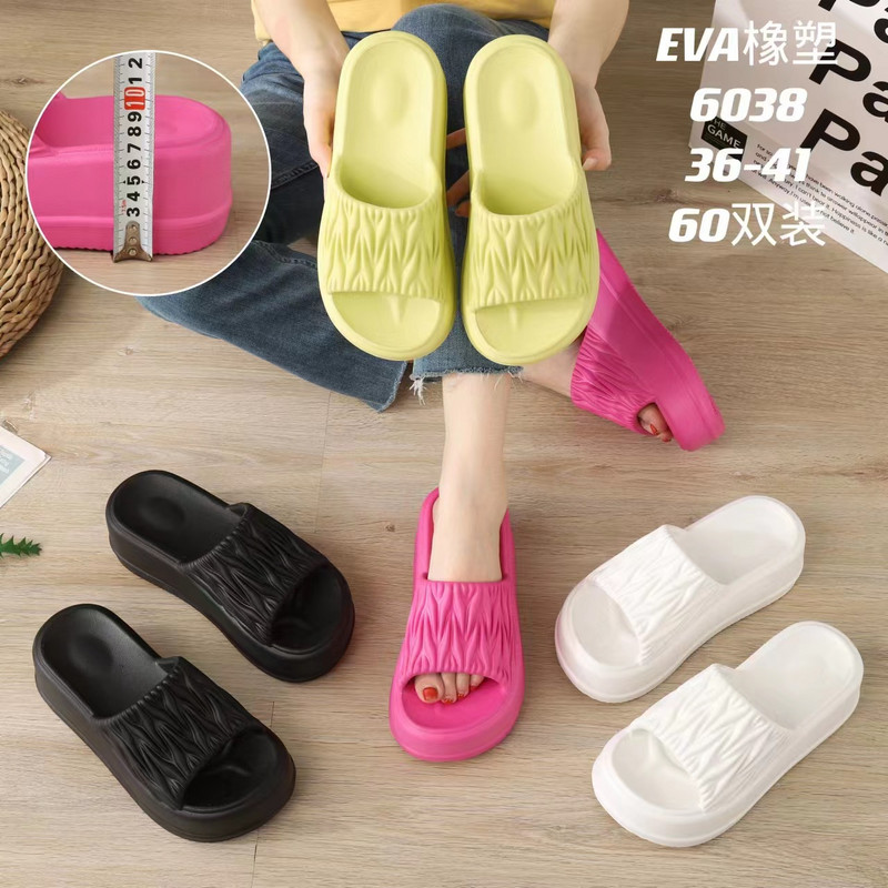 2023 nyári új, vastag talpú női papucs hétköznapi felsőruházathoz, puha talppal, csúszásgátló magassarkú női papucs