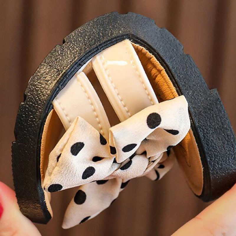 2024-es új masni, nyitott orrú, csúszó szandálok csúszásmentes papucsok gyerekeknek otthon papucsok gyerekeknek lányok nyári aranyos strandpapucsok cipők