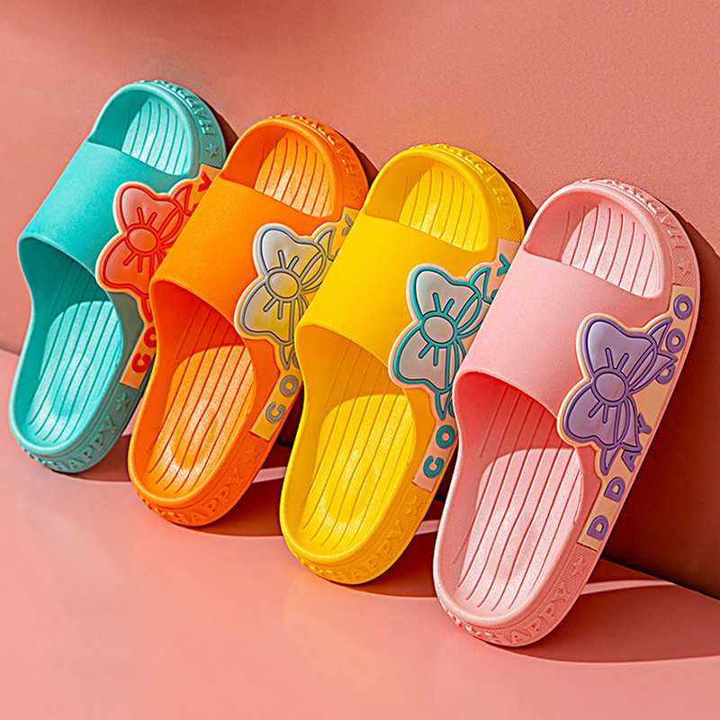 Vasaras meitenes iekštelpu čības multfilmas tauriņš rozā bērnu slidkalniņi apavi Vannas istaba Neslīdošas pusaudžu čības Chaussure zīdaiņa pildījums