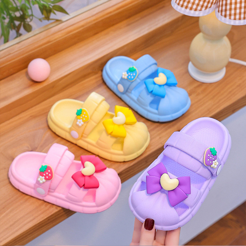 Lány papucsok zárt orrú édes gyerekek szandálok nyári masni hercegnő strandcipők puha talpú csúszásgátló kültéri babacsúszdák Босоніжки