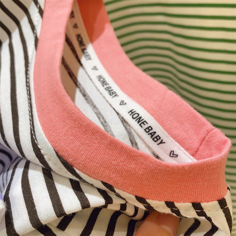 Vaikiški berniukų trumpomis rankovėmis, mergaičių 2024 m. Vasaros nauji dryžuoti marškinėliai kūdikiams, ploni marškinėliai pusiau rankovėmis, apatiniai kasdieniai drabužiai