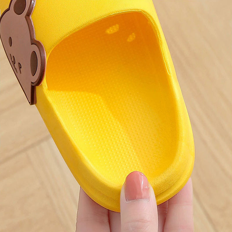 Gyerekek Divat Papucsok Gyerekek 2024 Nyár Új Strandcipők Fiúk Lányok Baba Puha Talp csúszásgátló Ajtói Papucsok