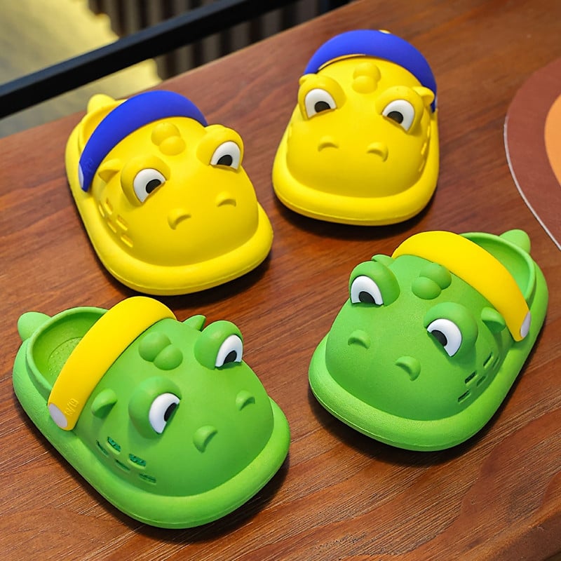 Nyári gyerekpapucsok Aranyos rajzfilm dinoszaurusz lábujjak becsomagoló szandálok fiúknak lányoknak tipegő papucsok csúszásmentes otthoni gyerekcipők