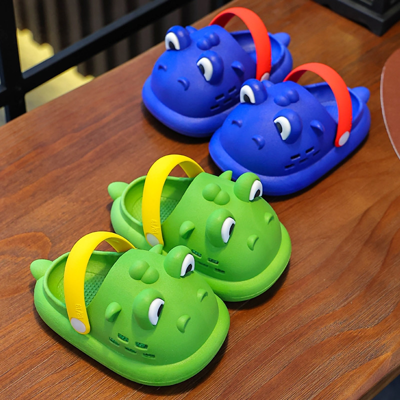 Nyári gyerekpapucsok Aranyos rajzfilm dinoszaurusz lábujjak becsomagoló szandálok fiúknak lányoknak tipegő papucsok csúszásmentes otthoni gyerekcipők