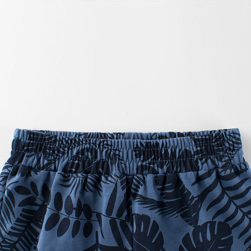 2024. gada vasara, jauni pludmales šorti zēniem ar kokosriekstu koku apdruku Īsas bikses Bērnu apģērbs, lapu raksts, elastīgs viduklis, bērnu apģērbs