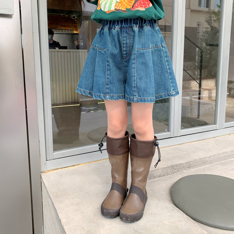 Meiteņu džinsa šorti, jauni 2024. gada vasaras bērnu apģērbi Meiteņu korejiešu versija, brīvas bikses, kroku imitācijas svārku šorti