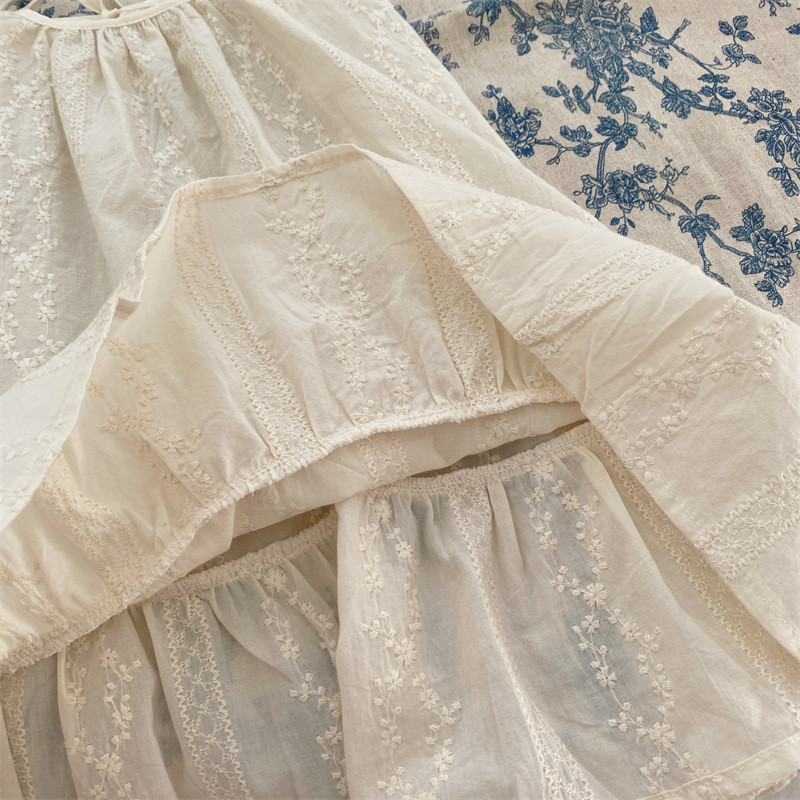 briedis jonmi 2024. gada vasaras korejiešu stila meiteņu bēša izšūšanas kleitas, volāni bez piedurknēm maziem bērniem, bērnu zeķturi