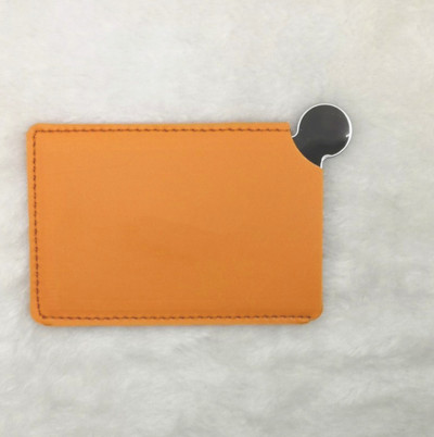 1 PC pārnēsājams mini nesalaužams grima spogulis, kas ir drupināts, kabatas kosmētikas spogulis, PU ādas nerūsējošā tērauda karte, pielāgot logotipu