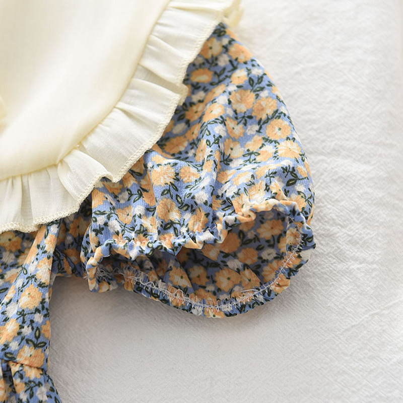 Meiteņu vasaras kleita ar ziediem