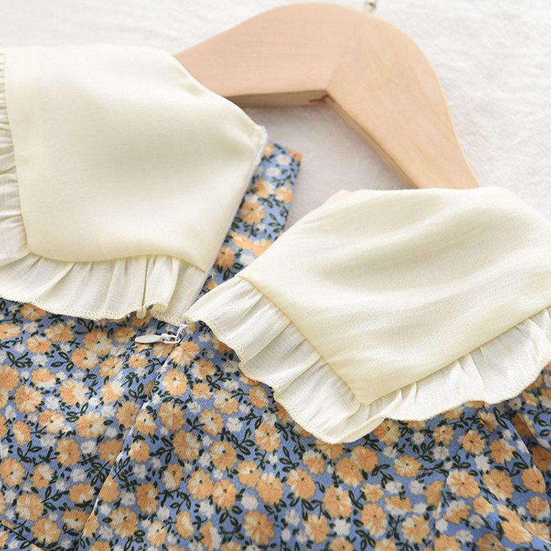 Meiteņu vasaras kleita ar ziediem