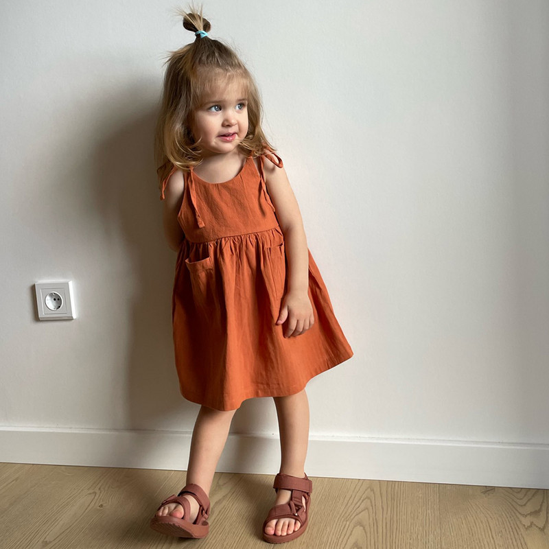 Bērnu meiteņu vasaras kleita ikdienišķa kleita, vienkrāsains bikšturi ar kabatu, jauks apģērbs 2-6T meitenēm princeses kāzu ballītes dāvanu kostīms