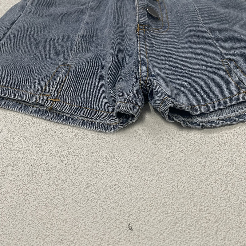 2024 új nyári gyerekeknek farmer rövidnadrágok lányok egyszínű gyöngyvirág meleg nadrágok gyermek felsőruházat farmerek