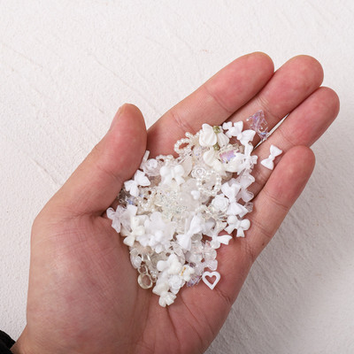 100GAB jaukta dizaina 3D arciliski nagu mākslas rotājumi piekariņi Kawaii aksesuāri melni balti Aurora tauriņš sirds manikīra daļas