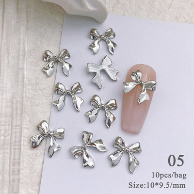 10 komada 3D srebrni zlatni leptir nakit Nail Art nitne Modni ženski privjesci za nokte Bowknot Srce Nokti Rhinestones Dekoracija za manikuru