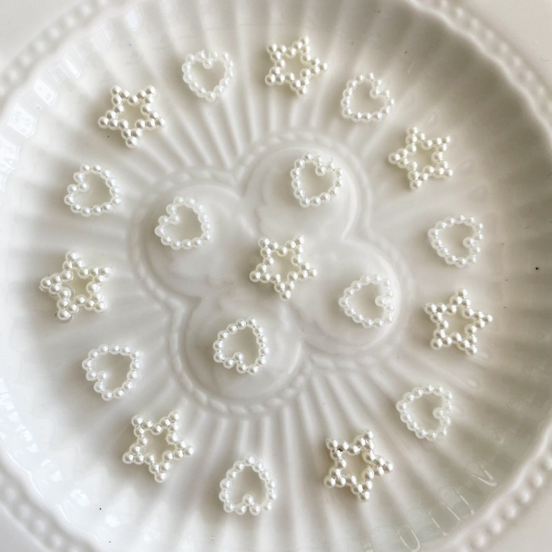 30 DB 3D Nail Art Charms Kiegészítők Hollow Stars Heart Pearl Keret körmökhöz Dekorációs Kellékek Alkatrészek Eszközök Manikűr anyagok