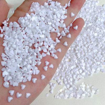 100 gab. Nail Art Mini Sirds piekariņi, 4 x 5 mm maisījums/balti sveķi, jauki Rhinestones, sirds formas nagu 3D uzlīmes manikīra nagu piegādei